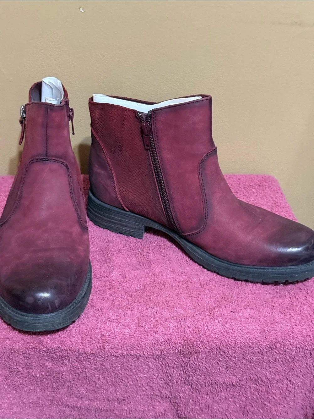Burgundy women distressed zipper booties